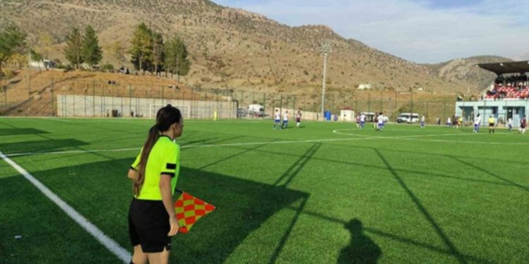 Veteranlar Ligi'nde kadın hakeme saldırı: 'Sinop'un emekçi kadınları yalnız değildir'