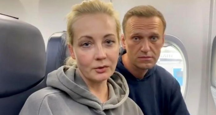 X, Navalni’nin eşinin hesabını askıya aldı