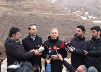 Yerlikaya'dan İliç açıklaması: 3,5 milyon metre küplük yeni toprak kayması riski var