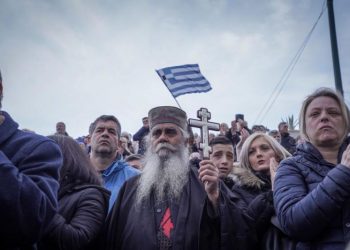 Yunanistan eşcinsel evliliği oylamaya hazırlanıyor, Ortodoks Kilisesi tepkili
