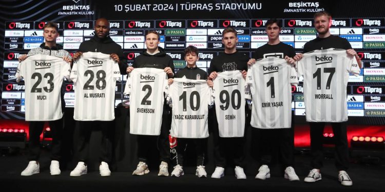 Beşiktaş’tan 7 futbolcuyla imza şov!