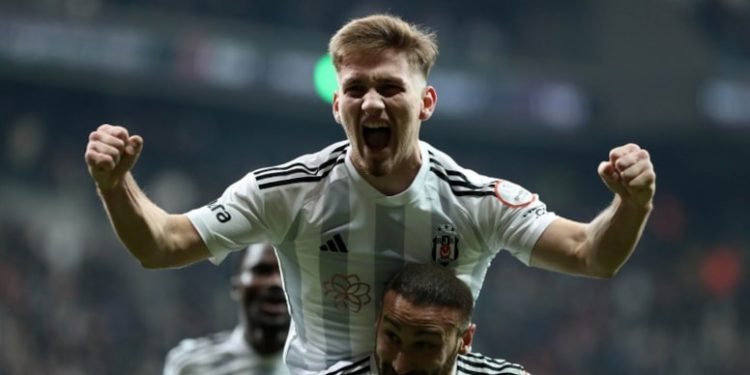 Beşiktaş, Trabzonspor’u yenerek üçüncülük koltuğunu devraldı
