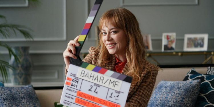 Demet Evgar ekrana geri döndü