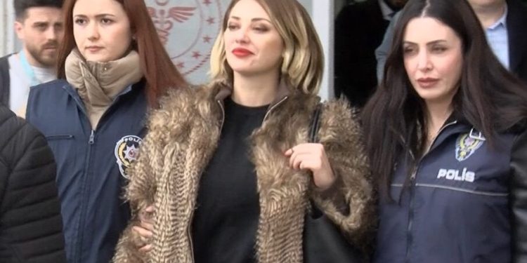 Avukat Feyza Altun gözaltına alındı