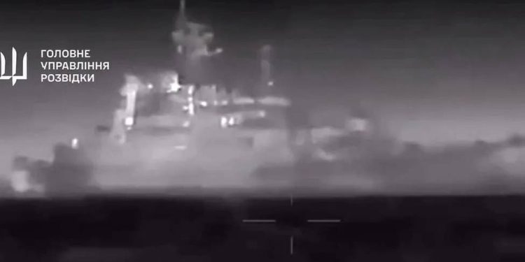 Ukrayna, Rus çıkarma gemisi Caesar Kunikov’u Kırım açıklarında imha ettiğini söyledi