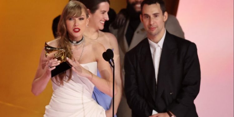 Grammy’de yılın albümü ödülü Taylor Swift’in