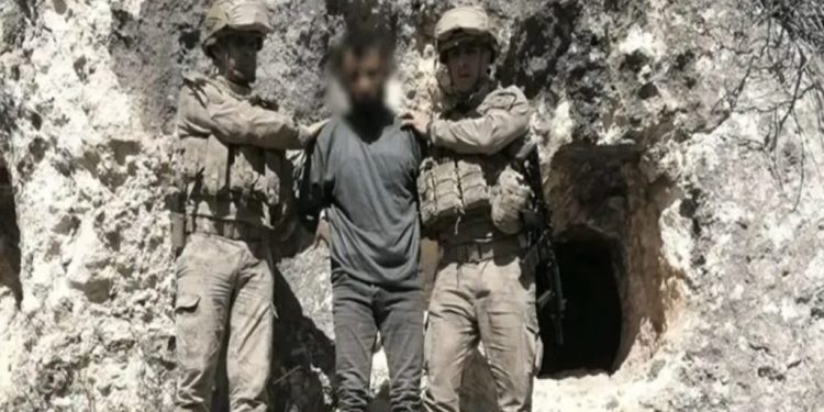 Ailesinden 3 kişiyi katledip kaçmıştı: Mağarada yakalandı