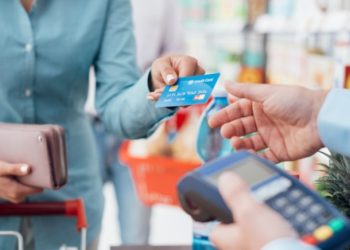 Vatandaş geçen yıl kartla 10 trilyon lira harcadı 1,6 trilyonu takside bağladı