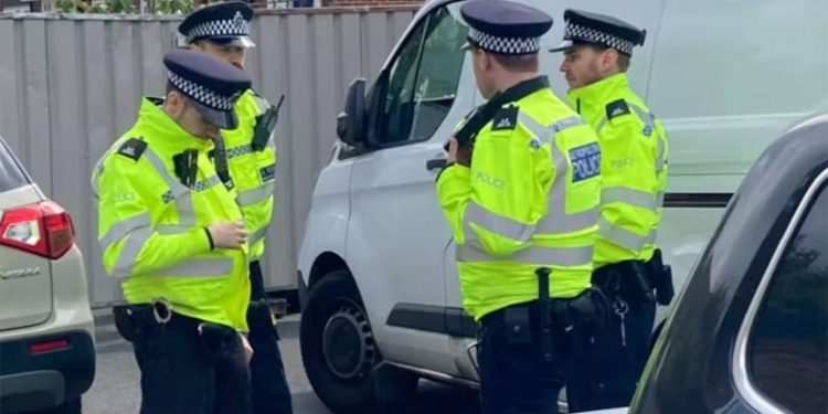 Londra’da kimyasal saldırı: Çok sayıda yaralı var