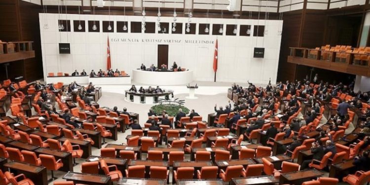 Yeni yargı paketi TBMM’ye sunuldu