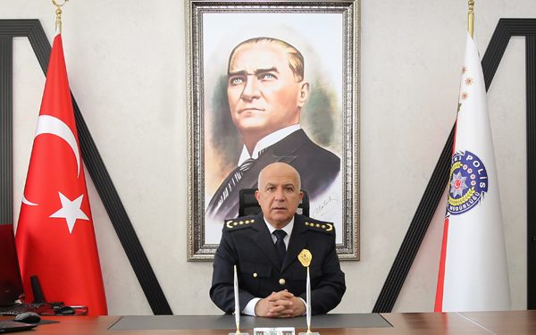 Kardeşi kaçakçılıktan gözaltına alınan Mersin Emniyet Müdürü görevden alındı