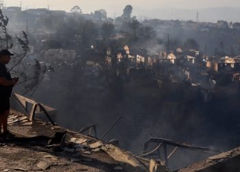 Şili’de durum ağırlaşıyor! 64 ölü, 1400 ev yandı