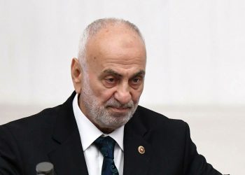 Yeniden Refah’tan, istifa eden Suat Pamukçu’ya: Vekillikten de istifa et