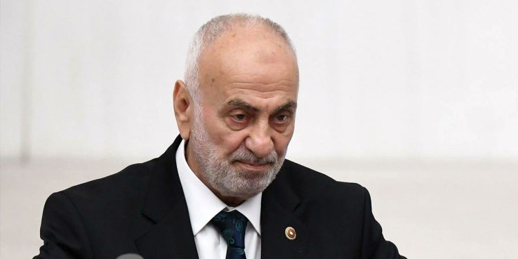 Yeniden Refah’tan, istifa eden Suat Pamukçu’ya: Vekillikten de istifa et