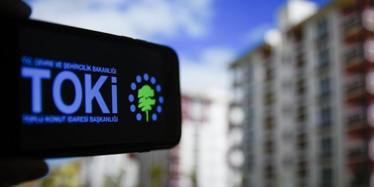 TOKİ mağdurları Murat Kurum’a seslendi: Verdiği sözleri tutsun, sabit taksit istiyoruz