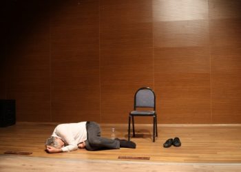 ‘Ölüm Uykudaydı’ oyunuyla açlık grevlerine dikkat çekildi