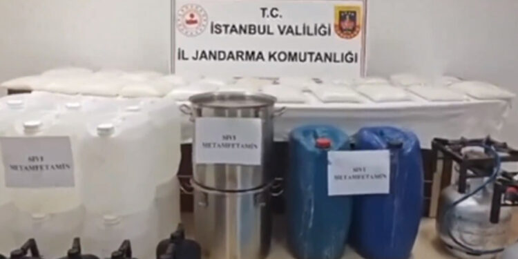 11 ilde zehir tacirlerine operasyon: 1 ton 180 kilogram uyuşturucu ele geçirildi