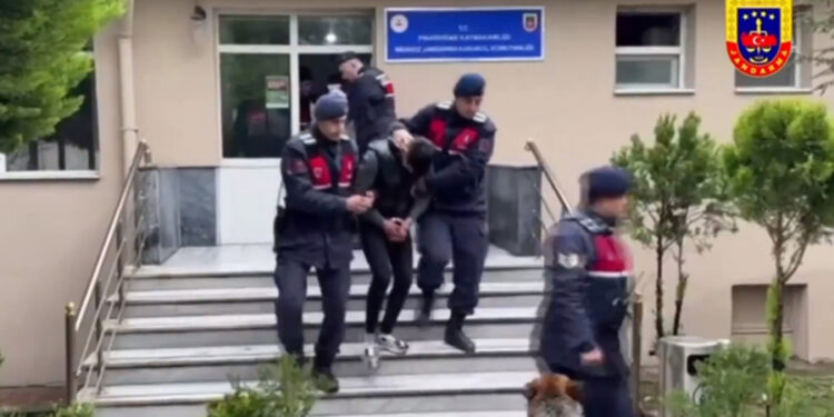 4 ilde ‘Mahzen-12’ operasyonu: 3 organize suç örgütü çökertildi