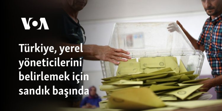 Türkiye, yerel yöneticilerini belirlemek için sandık başında
