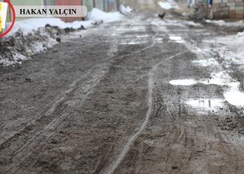 ‘Doğu’nun Paris’i yapacağız’ denildi, yollar çamur içinde