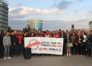 Amed Büyükşehir Belediyesi işçilerinden ek protokol eylemi