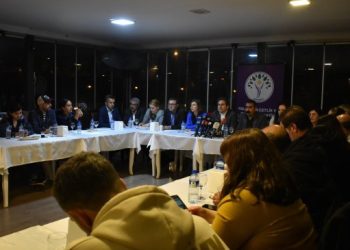 DEM Parti Amed’de gazetecilerle buluştu: Gayri meşru olanlar gidecek
