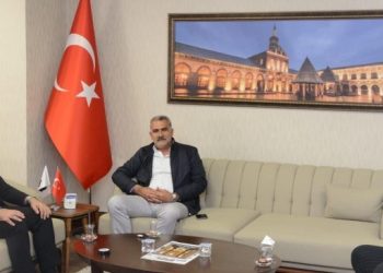 AKP’li başkan, oğlunu kayyım yönetimindeki belediyede işe soktu