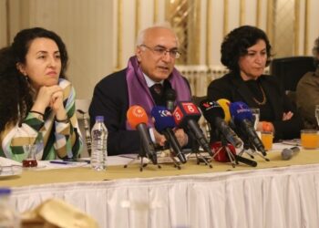 Türkdoğan: CHP bu insanlarla yollarını ayırmalı  Günay: Irkçılık yarışının kimseye faydası yok