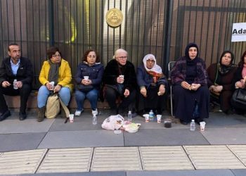 Şenyaşar Ailesi’ne İHD ve Barış Anneleri’nden destek