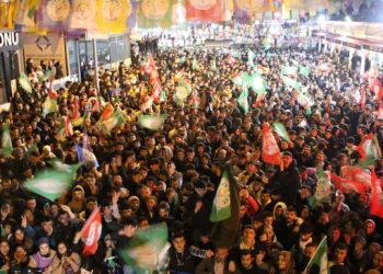 Halk buluşması mitinge dönüştü: Hiçbir kuvvet Êlih’in kafasını karıştıramaz