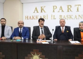 Para dağıtan AKP’li adaya tepki: Utanmaz!