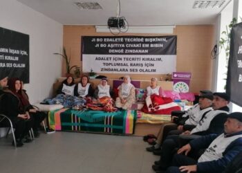 Adalet Nöbeti: İmralı işkencesine son verin