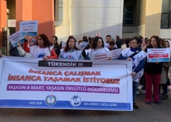 Sağlıkçılar isyanda: Evimize de gitmek istiyoruz!