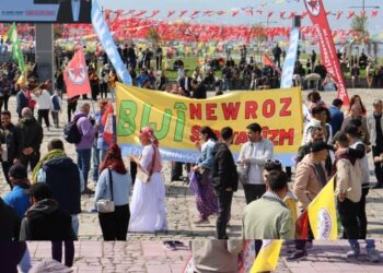 İzmir Newrozu başladı: Tecritli mekanları yıkalım