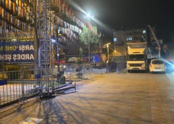 Erdoğan’ın mitingi öncesi DEM Parti’nin billboardları söküldü