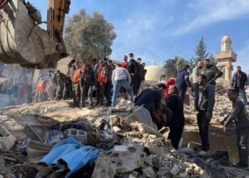 İsrail yardım bekleyen Filistinlileri hedef aldı