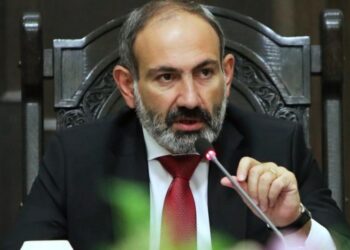 Paşinyan Karabağ’dan vazgeçti