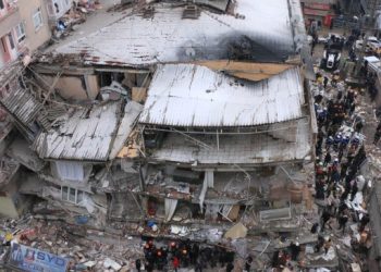 HRW ve Yurttaşlık Derneği: Depremle ilgili yetkililerin soruşturulmasına izin verilmeli