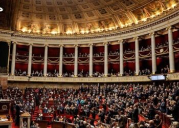 Fransa’da kürtajı anayasal güvenceye alan tasarı Senato’dan geçti