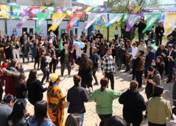 Bazarcix’da Newroz ateşi yakıldı