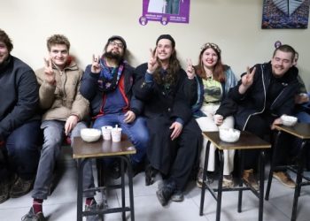 Enternasyonalist gençler DEM Parti’yi ziyaret etti