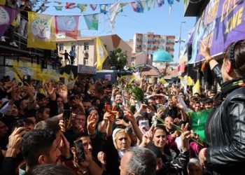 Zana: Kimliğimiz varlığımızdır sahip çıkalım