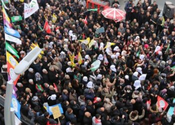 Büro açılışı mitinge döndü: Wan başarının müjdesini verdi