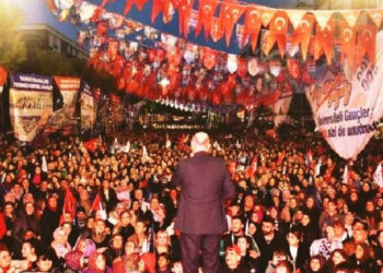 Aday gösterilmeyince YRP'ye geçen eski AKP'li Togar: Önümüze konulan yanlış işlere imza atmamamızın bedelini ödemeye hazırız