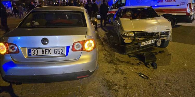 Adıyaman’da iki otomobil çarpıştı: 12 yaralı