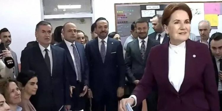 Akşener, Ankara'da oy kullandı: Seçim sonuçlarının Türkiye açısından iyi olacağını düşünüyorum