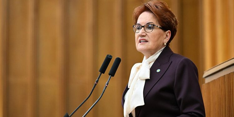 Akşener CHP'yi ve CHP'nin adaylarını hedef aldı