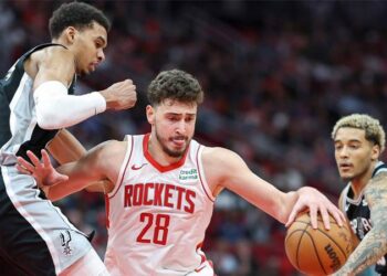 Alperen Şengün’den tarihi performans!