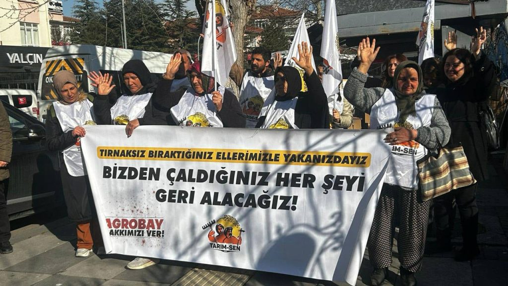 Ankara'ya yürüyen Agrobay işçileri, siyasi parti yetkilileri ile görüştü