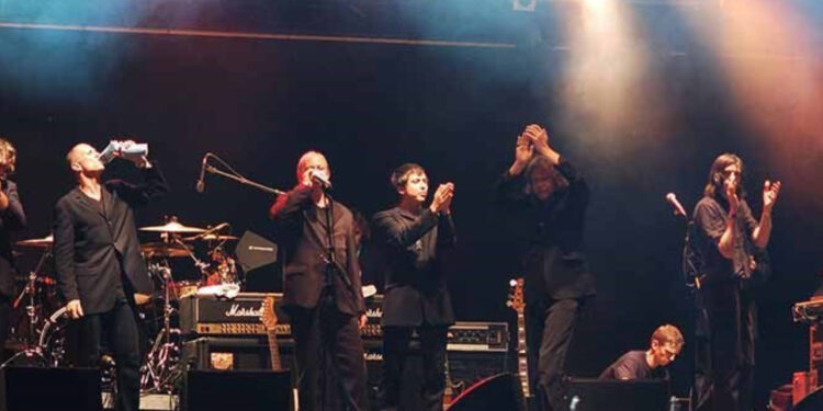 Archive, İstanbul'a geliyor